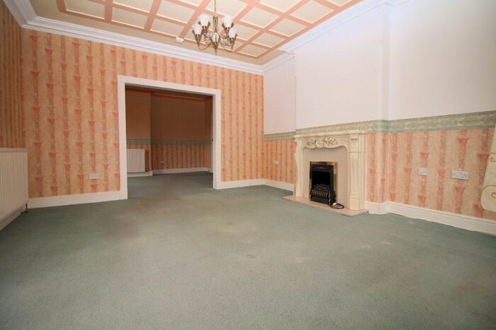 3 Bedroom Flat To Rent In Redding Road, Brightons, FK2