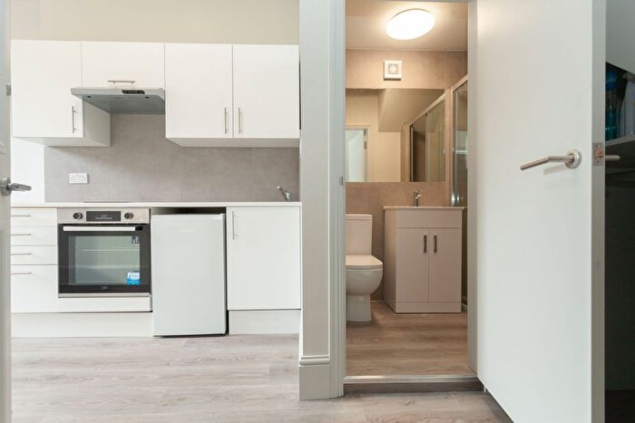 Studio To Rent In Downs Road, London, E5