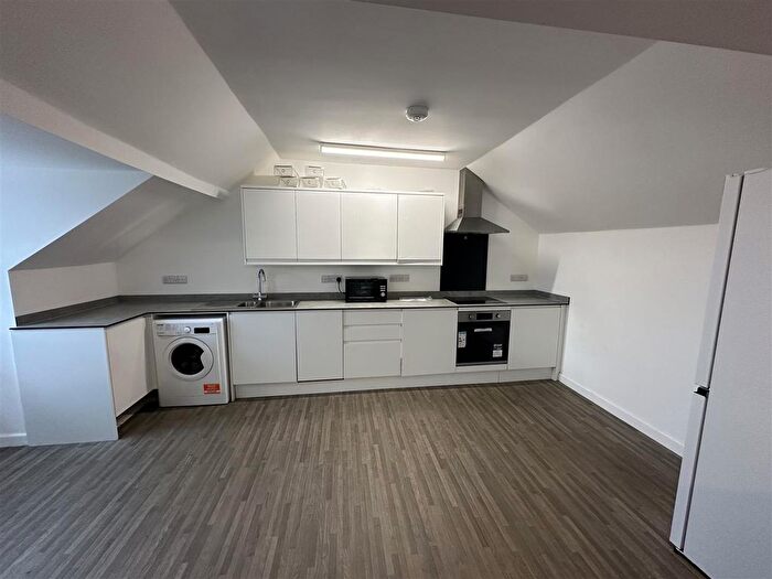 4 Bedroom Flat To Rent In York Road, Exeter, EX4