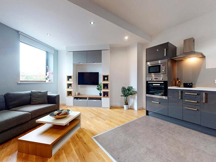 Apartment To Rent In Apt, Q Two Residence #, LS1