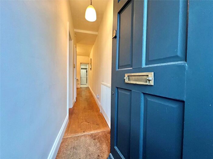 2 Bedroom Terraced House To Rent In Queens Road, London, N11