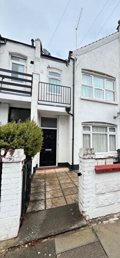 1 Bedroom Flat To Rent In Lascotts Road, London, N22