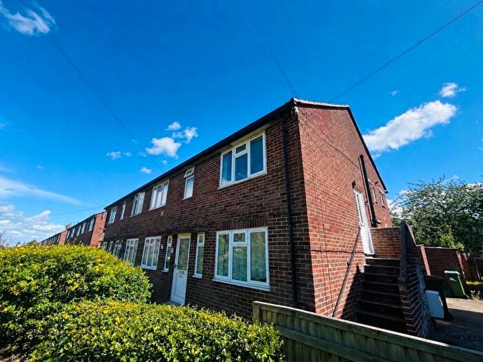 2 Bedroom Maisonette For Sale In Longcroft Road, Thatcham, RG19