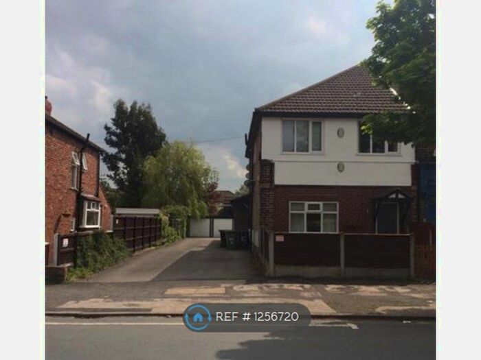 2 Bedroom Flat To Rent In Riddings Road, Altrincham WA15