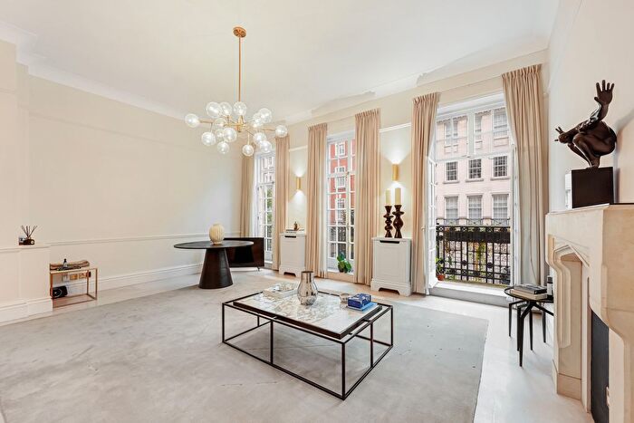 1 Bedroom Flat To Rent In Upper Brook Street, Mayfair, W1K