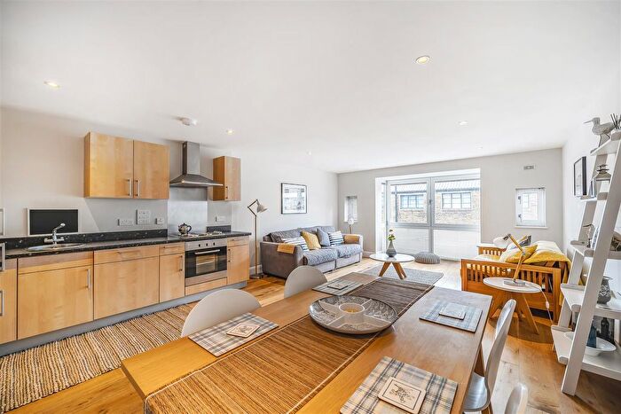 1 Bedroom Flat To Rent In Clarendon House, Cowleaze Road, Kingston Upon Thames, KT2