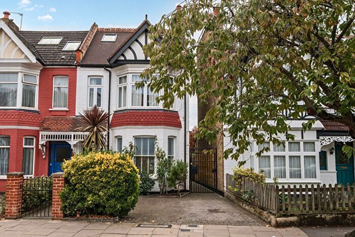 2 Bedroom Maisonette For Sale In Lavington Road, London, W13