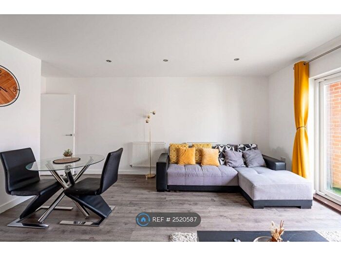 2 Bedroom Flat To Rent In Tean House, Reading, RG2