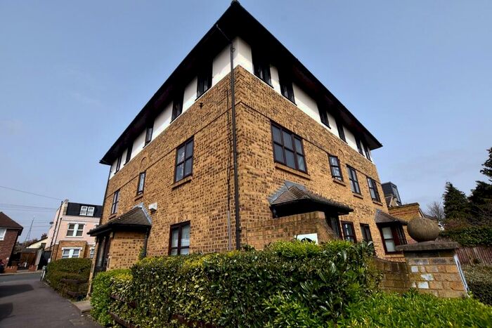 2 Bedroom Flat To Rent In Somerville Road Penge, SE20