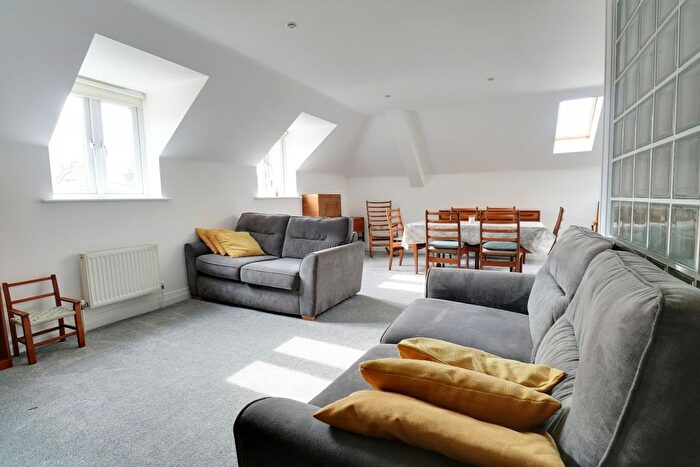 2 Bedroom Semi Detached House To Rent In Linden Court, Oaklands Road, Bromley, Kent, BR1