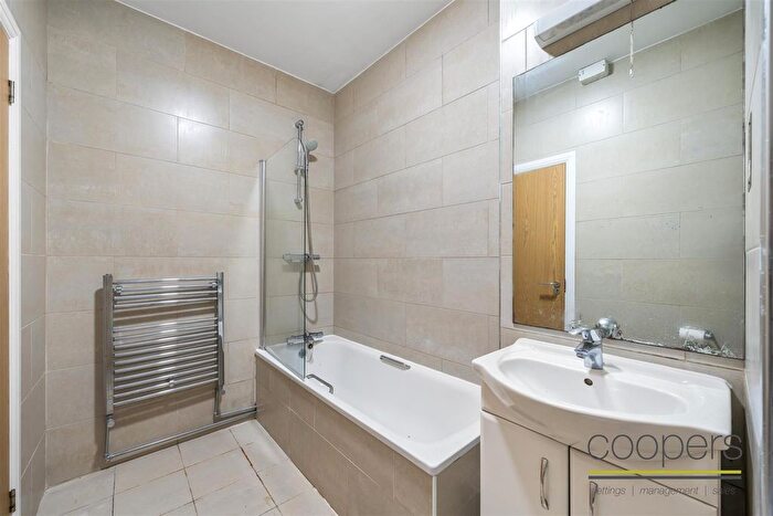 1 Bedroom Property To Rent In Stockwell Road, London, SW9