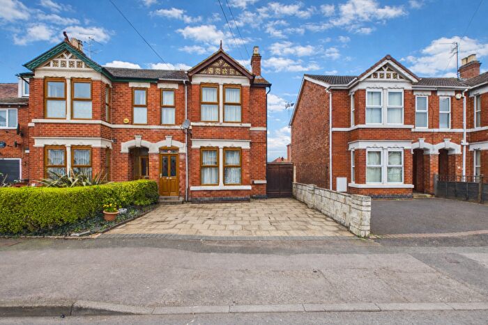 4 Bedroom Semi Detached House For Sale In Podsmead Road, Gloucester, GL1