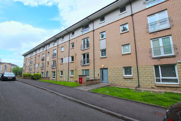 2 Bedroom Apartment To Rent In Greenlaw Court, Yoker, G14