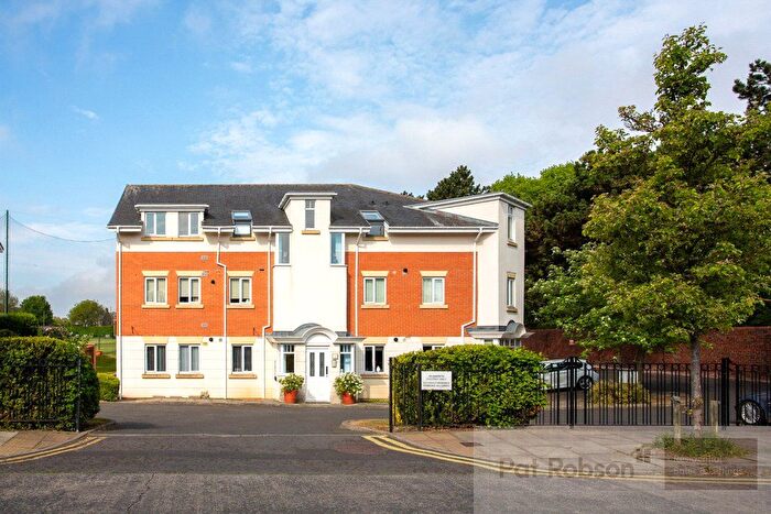 2 Bedroom Flat To Rent In The Wickets, Moor Road North, Gosforth, Newcastle Upon Tyne, NE3