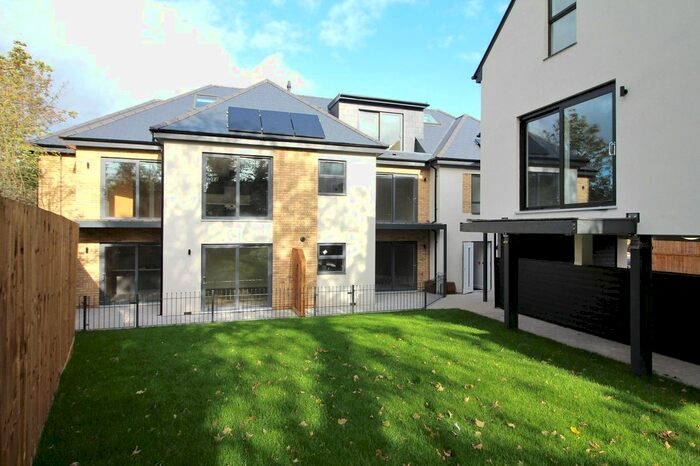 1 Bedroom Flat To Rent In Baddow Road, Great Baddow, Chelmsford, CM2