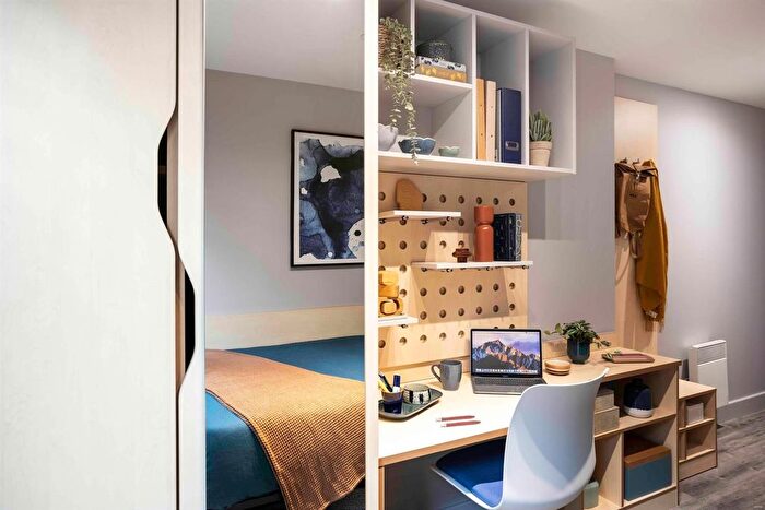 Studio To Rent In University Road, Belfast, BT7