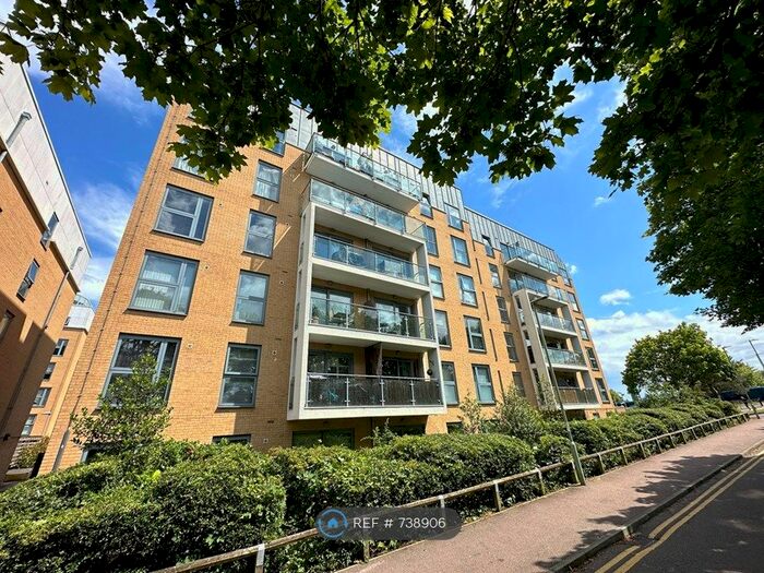 2 Bedroom Flat To Rent In Woolners Way, Stevenage, SG1