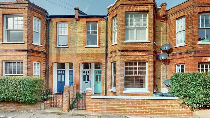 2 Bedroom Flat To Rent In Bangalore Street, London, SW15