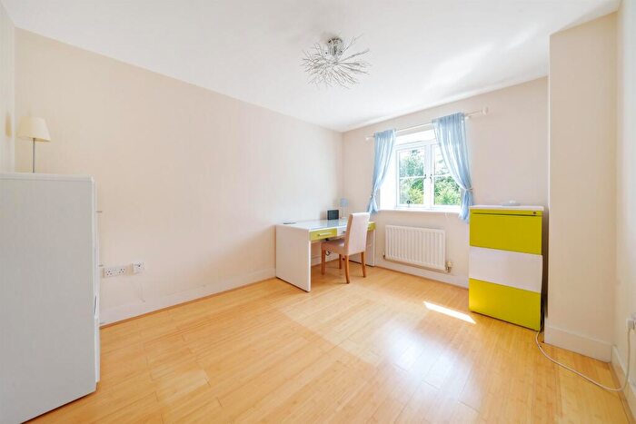 4 Bedroom Detached House For Sale In St. Pauls Gardens, Maidenhead, SL6