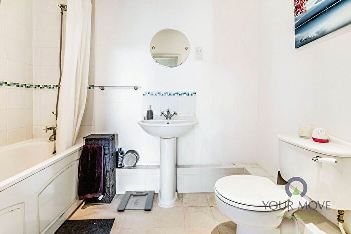 3 Bedroom Flat To Rent In St. Andrews Park, Tarragon Road, Maidstone, Kent, ME16