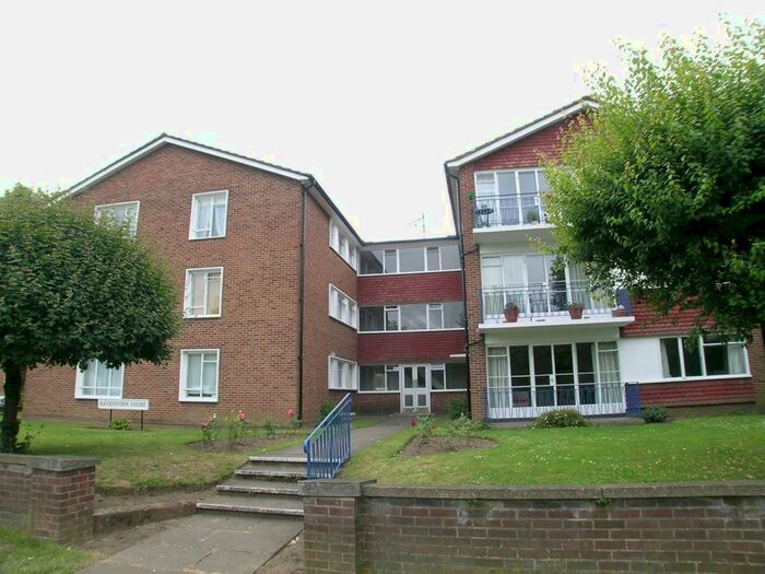2 Bedroom Flat To Rent In Ravensview Court, Surbiton, KT6