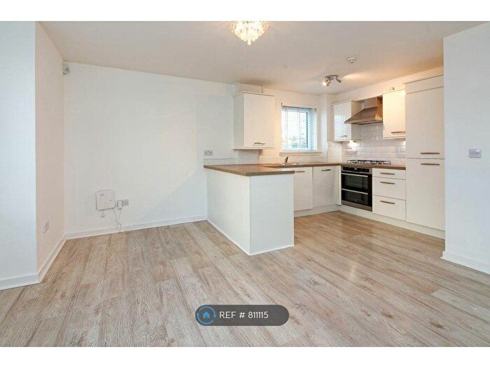 2 Bedroom Flat To Rent In National Drive, Glasgow, G43