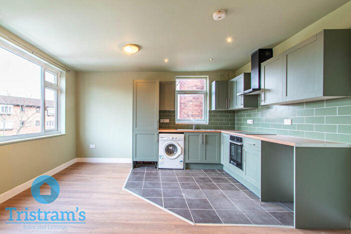 2 Bedroom Flat To Rent In Radcliffe Mount, West Bridgford, NG2