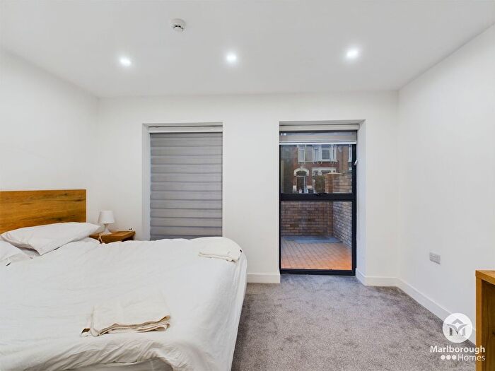 3 Bedroom Flat To Rent In Barking Road, London, E13