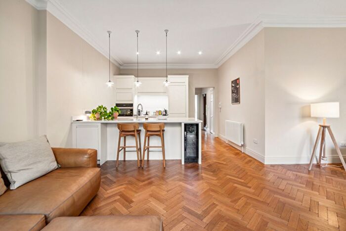 2 Bedroom Flat To Rent In Upper Addison Gardens, Holland Park, W14