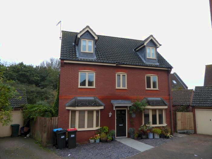 5 Bedroom Detached House To Rent In Foxley Place, Milton Keynes, MK5