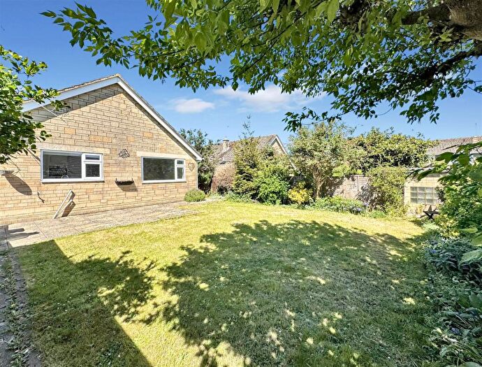 3 Bedroom Bungalow For Sale In Fairford, GL7