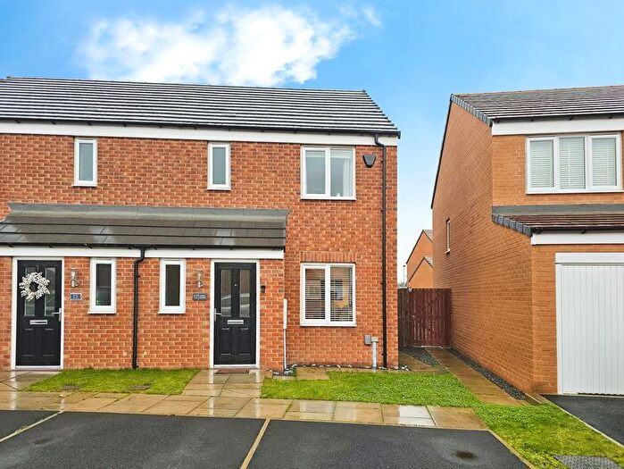 3 Bedroom Semi Detached House For Sale In Laceby Gardens, Cramlington, NE23