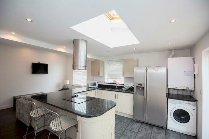 6 Bedroom Semi-Detached House To Rent In Kensington Road, Coventry, CV5