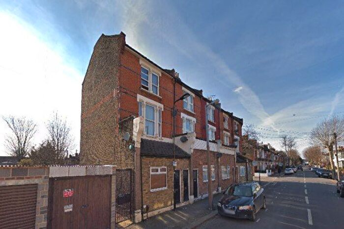 2 Bedroom Flat To Rent In Leigh Road, London, E10