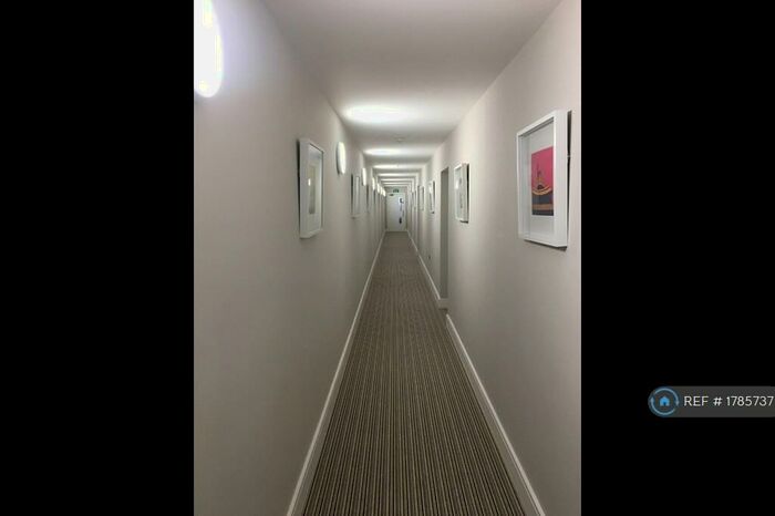 2 Bedroom Flat To Rent In Arrowhead House, Luton, LU4