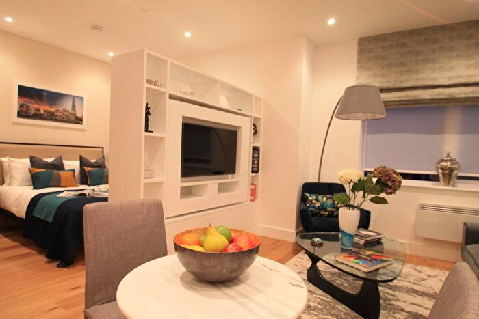 Studio To Rent In Park Street West, Luton, Bedfordshire, LU1