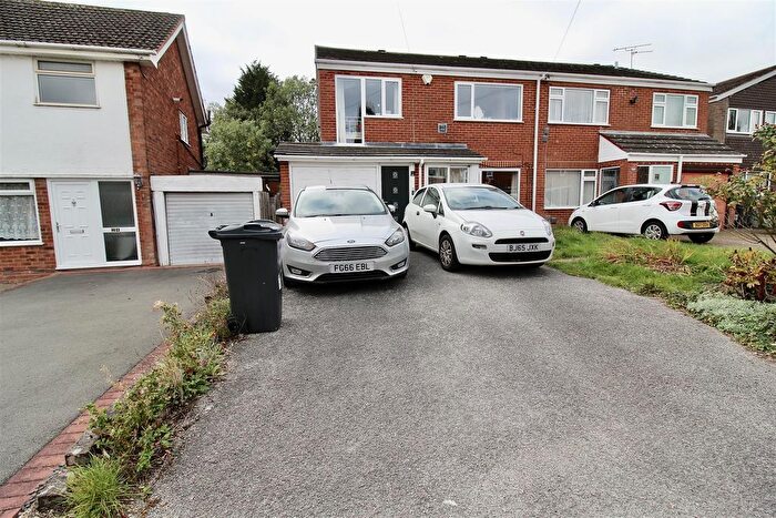 4 Bedroom Semi Detached House For Sale In Shrewley Crescent, Tile Cross, Birmingham, B33