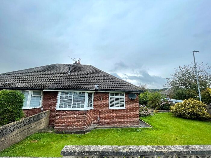 3 Bedroom Semi-Detached Bungalow To Rent In Grove Farm Croft, Leeds, LS16