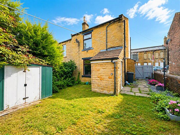 2 Bedroom Terraced House For Sale In South Parade, Cleckheaton, BD19