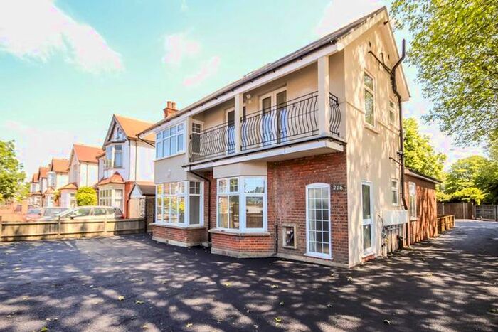 2 Bedroom Flat To Rent In London Road, Twickenham, TW1