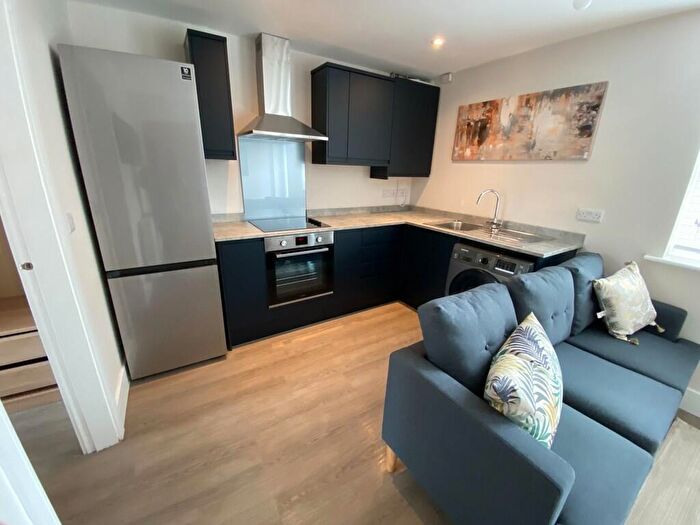 3 Bedroom Apartment To Rent In Colwick Road, West Bridgford, NG2
