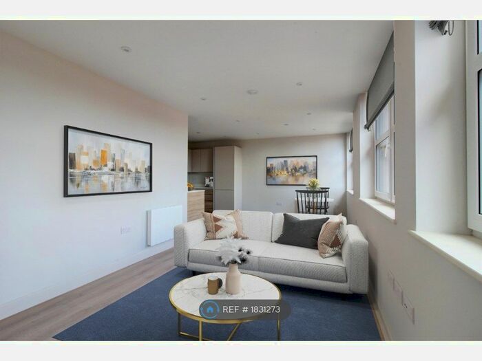 2 Bedroom Flat To Rent In Richmond Hill, Bournemouth, BH2