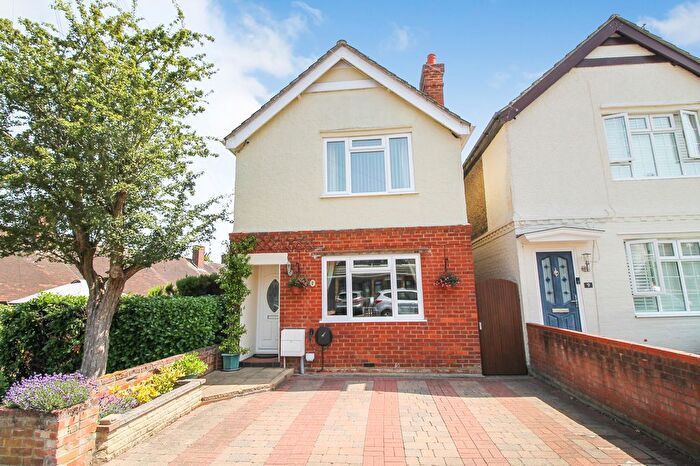 4 Bedroom Detached House For Sale In Gravel Road, Farnborough, GU14