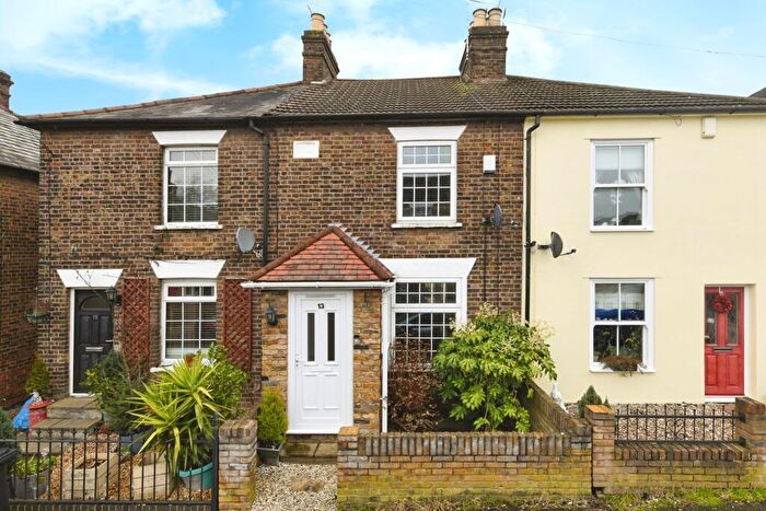 3 Bedroom Terraced House For Sale In Tower Hill, Brentwood, Essex, CM14
