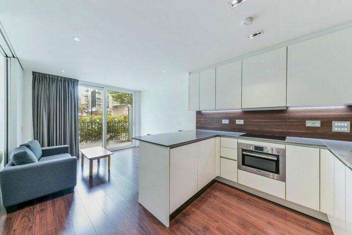 Studio To Rent In Woodberry Grove, Finsbury Park, London, N4