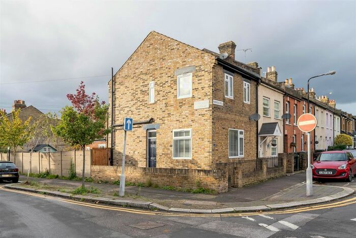 3 Bedroom Property To Rent In Norfolk Road, London, E17