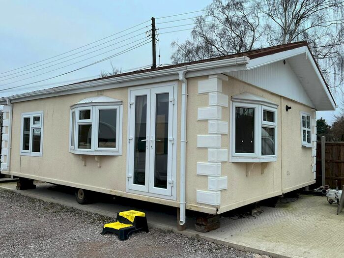 2 Bedroom Mobile/park Home To Rent In Hockenden Lane, Swanley, Kent BR8