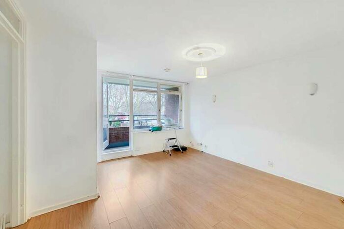 1 Bedroom Flat To Rent In Ollgar Close, Shepherd's Bush, W12