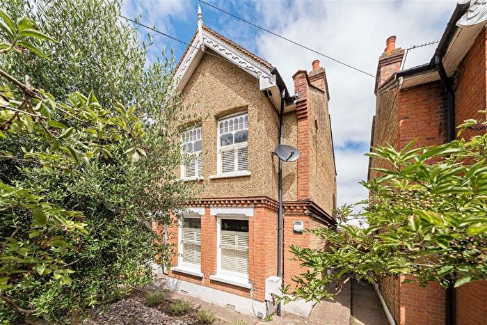 2 Bedroom Flat For Sale In Princes Road, Teddington, TW11