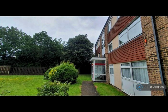 2 Bedroom Flat To Rent In Rainham, Gillingham, ME8